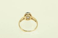 Ring mit Tanzanit, umkranzt von kl. Brillanten