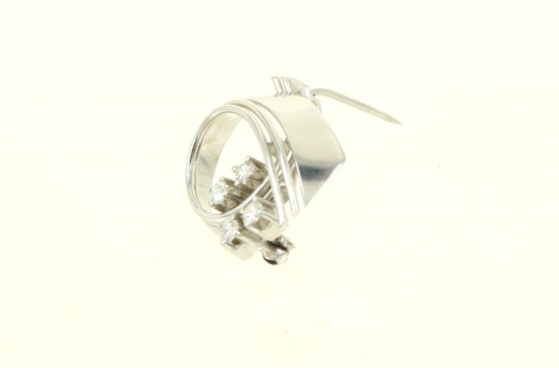 Kl. Brosche, besetzt mit 4 kl. Brillanten von zus. ca. 0,40ct