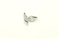 Ring, moderne Schlangenform, besetzt mit 44 kl. Brillanten