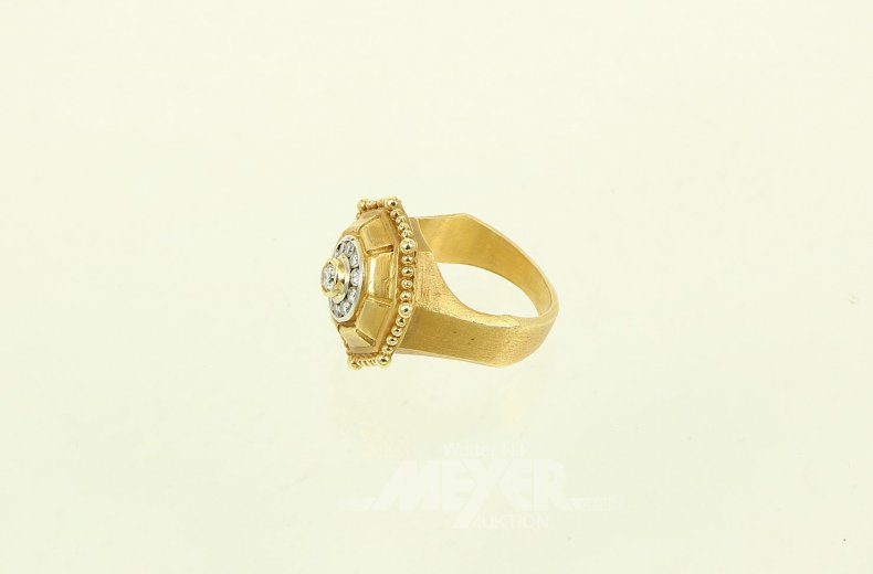Ring, mattiert, achteckiger Ringkopf mit 12 kl. Brillanten