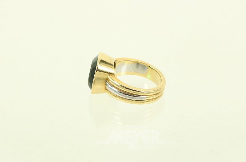 moderner Ring mit einem gr. facettierten Turmalin