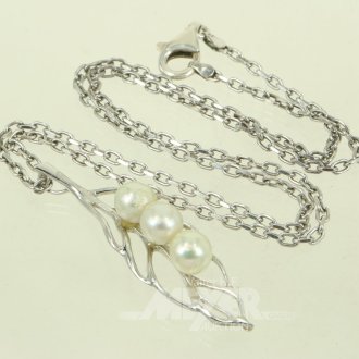 Kette mit Anhänger