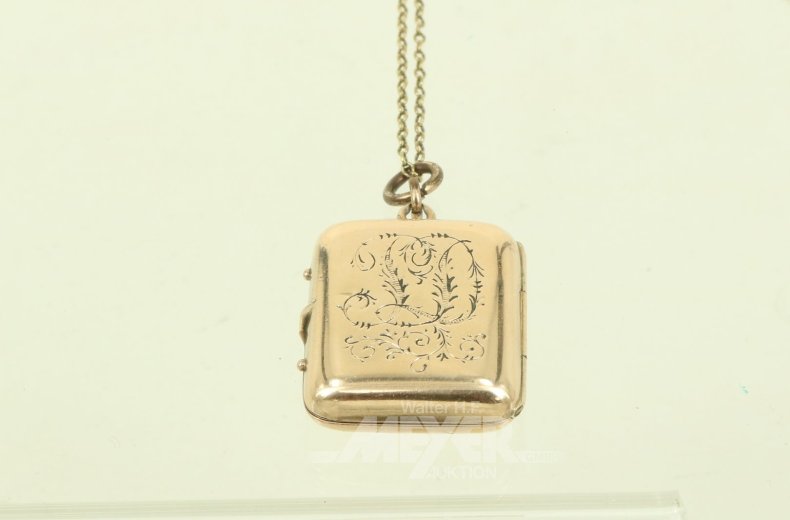 lange Kette in 333 GG, mit antikem Medaillon, vmtl. Schaumgold