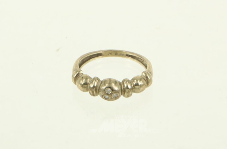 Ring mit 3 kl. Brillanten