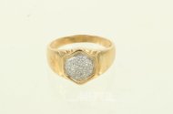 Ring mit kl. Diamanten