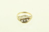 Damenring mit 3 kl. Brillanen von ca. 0,15ct