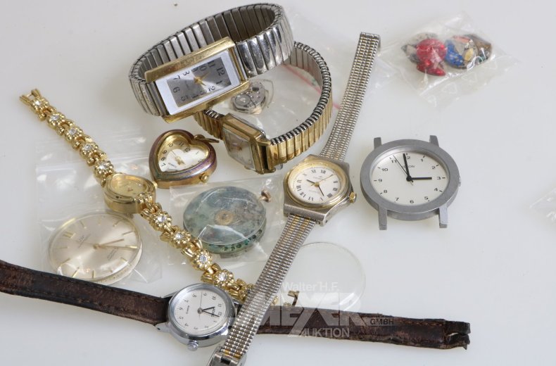 kl. Konvolut Herren- u. Damaenarmbanduhren