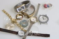 kl. Konvolut Herren- u. Damaenarmbanduhren
