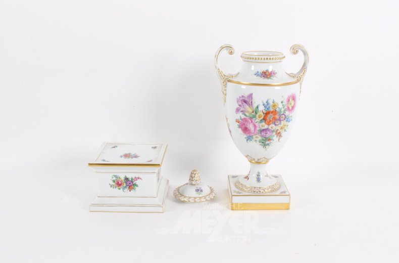 Amphorenvase, dreiteilig, mit Blumendekor