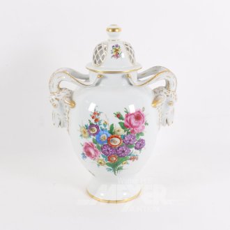 Deckelvase mit Blumendekor