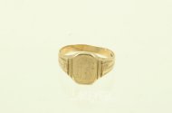 Ring mit Monogramm