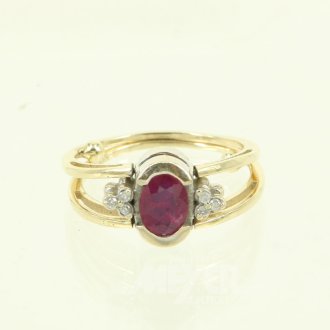 Damenring mit 1 Rubin, 1 Saphir u. 12 Diamantrosen