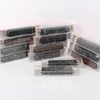 13 Modelleisenbahn Personenwagen HO