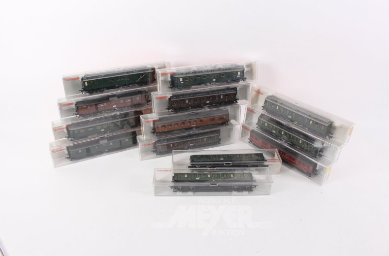 13 Modelleisenbahn Personenwagen HO