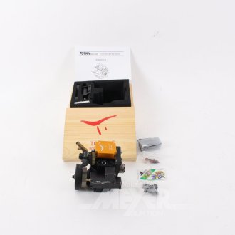 Modellmotor in einer Holzbox