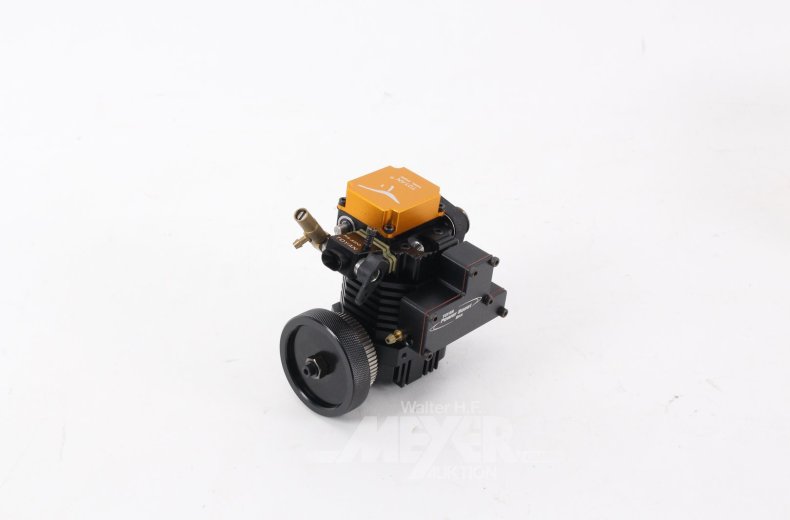 Modellmotor in einer Holzbox