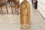 Holzschnitzfigur "Dame mit entkleideter Brust"