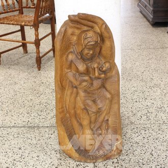 Holzschnitzfigur "Madonna mit Kind in Gottes Händen"