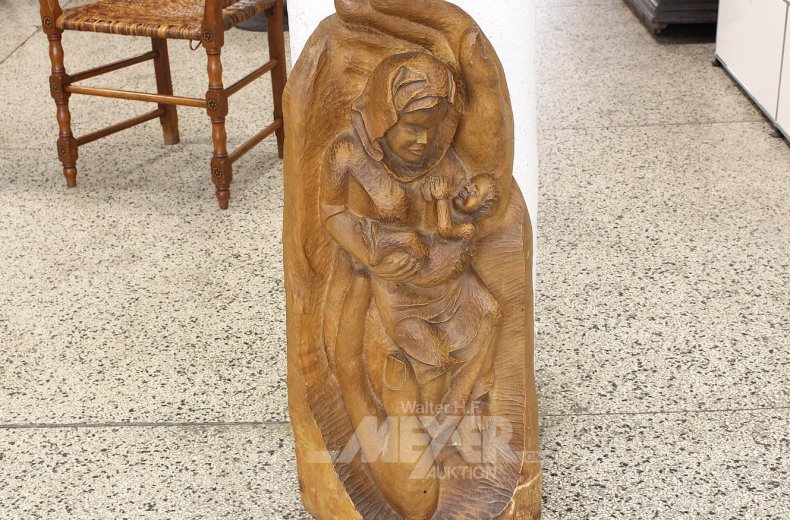Holzschnitzfigur "Madonna mit Kind in Gottes Händen"