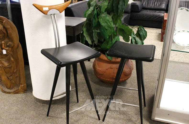 2 Barhocker im modernen Design