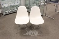 2 Eames Plastic Chair
