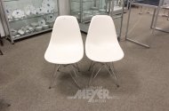 2 Eames Plastic Chair