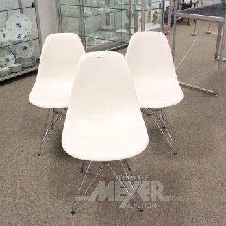 3 Eames Plastic Chair