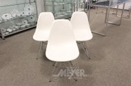 3 Eames Plastic Chair