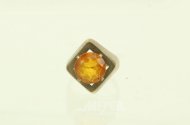 Ring mit orangefarbenem Farbstein