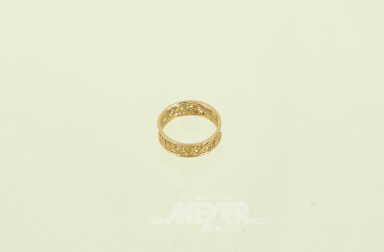 Ring mit durchbrochenem Motiv