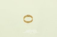 Ring mit durchbrochenem Motiv