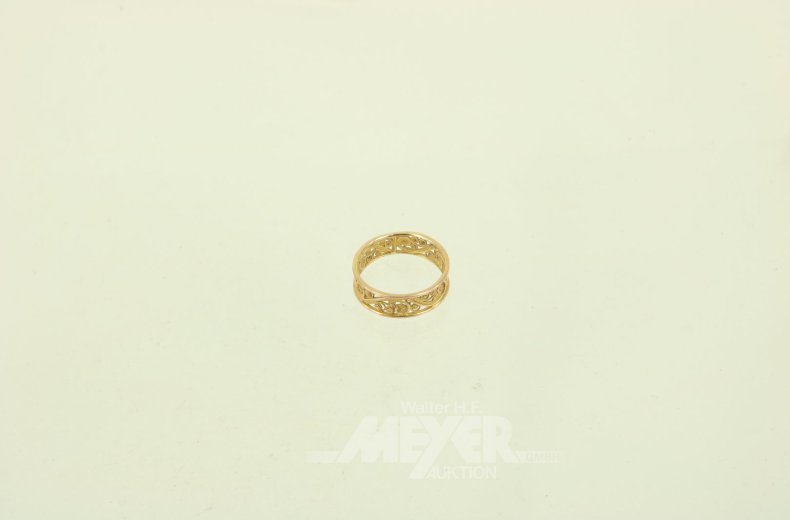 Ring mit durchbrochenem Motiv