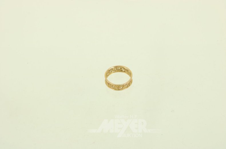 Ring mit durchbrochenem Motiv