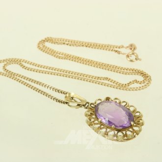 Kette mit Anhänger, besetzt mit Amethyst