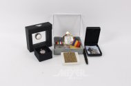 Kl. Konvolut Modeschmuck u. div. Plaketten