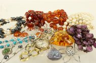 Schmuckschatulle mit Modeschmuck