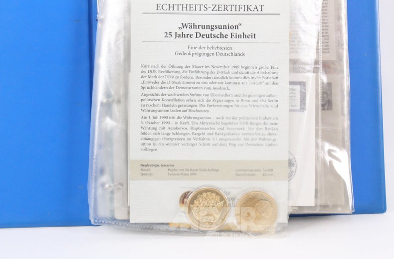 2 Sammelalben mit Numisblättern u. Sonderprägungen