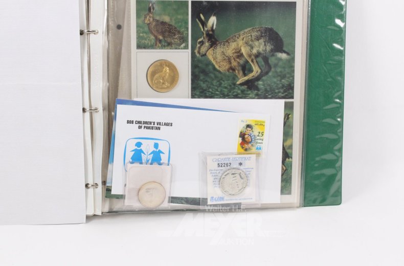 2 Sammelalben mit Numisblättern u. Sonderprägungen
