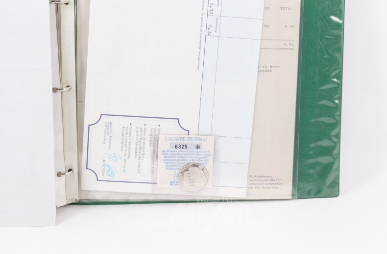 2 Sammelalben mit Numisblättern u. Sonderprägungen