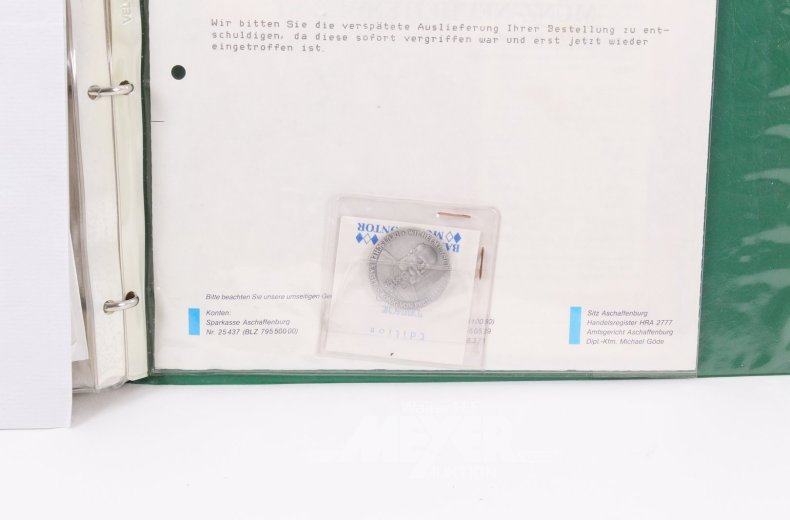 2 Sammelalben mit Numisblättern u. Sonderprägungen