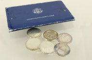 kl. Konvolut Silbermünzen u. 1 USA-Kursmünzensatz von 1968