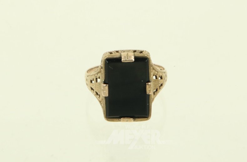 Ring mit Onyxplatte