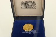Goldmedaille zum 70. Geburtstag von Franz Josef Strauss