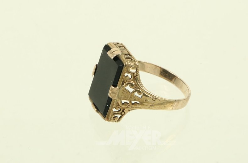 Ring mit Onyxplatte