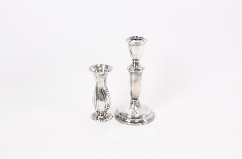 Kerzenleuchter sowie 1 kleine Vase Silber