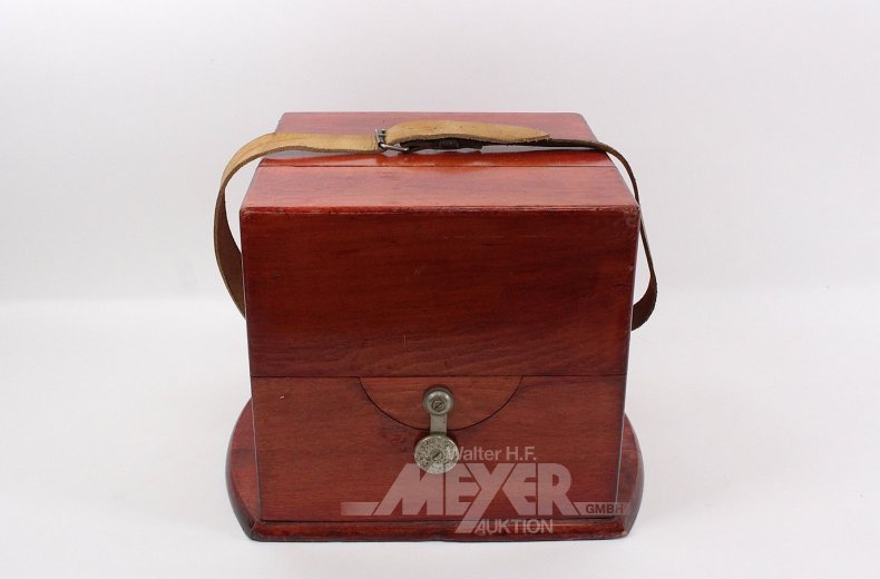 Marine-Chronometer mit Kyrillischer Inschrift