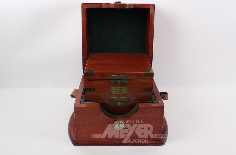 Marine-Chronometer mit Kyrillischer Inschrift