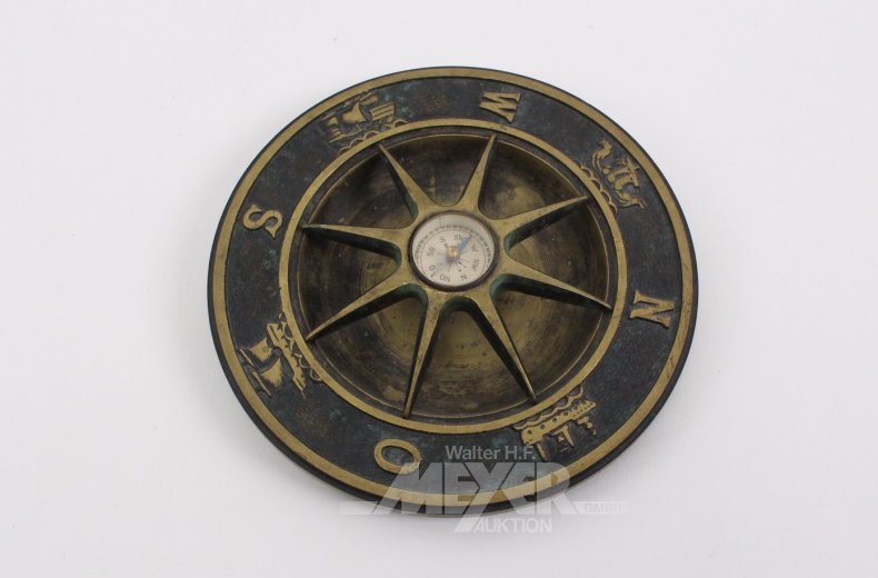 Konvolut nautische Instrumente u. Dekorationen: