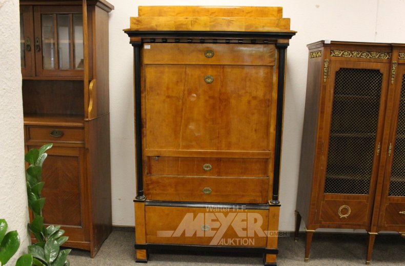 Kabinettschrank, tlw. umgearbeitet