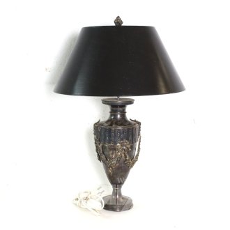 gr. neoklassiszistische Tischlampe, versilbert